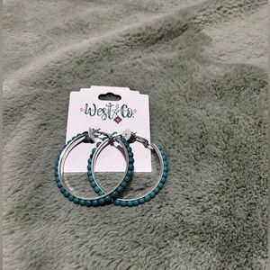 Cute earrings never worn